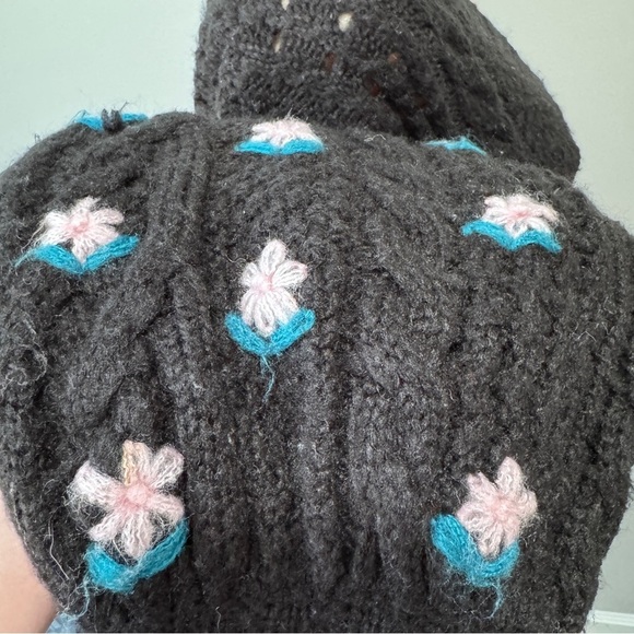 For Love & Lemons Savannah Cropped Cardigan Sweater Flowers Black Medium Puff - Picture 5 of 9